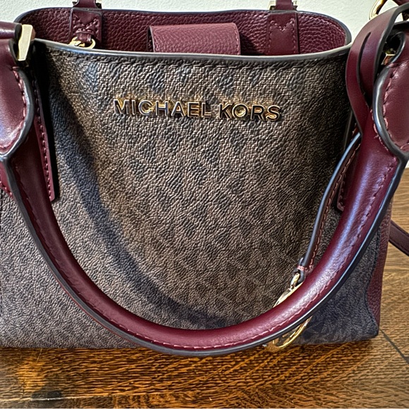 Michael Kors sachel purse - Picture 9 of 11